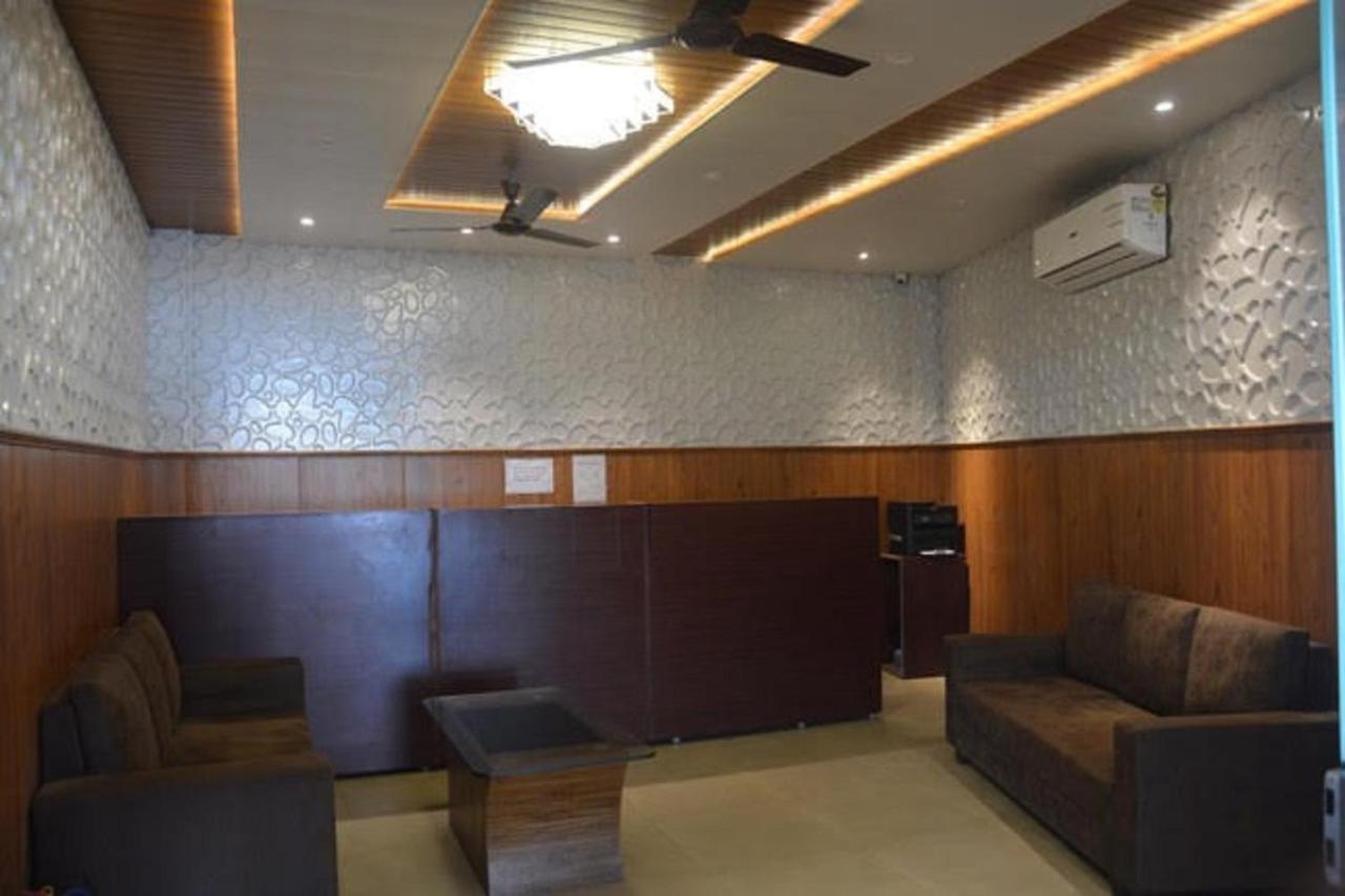 Haldwāni Krazy Hotel מראה חיצוני תמונה