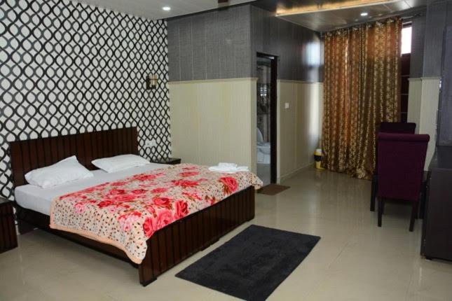 Haldwāni Krazy Hotel מראה חיצוני תמונה