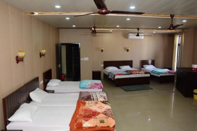 Haldwāni Krazy Hotel מראה חיצוני תמונה